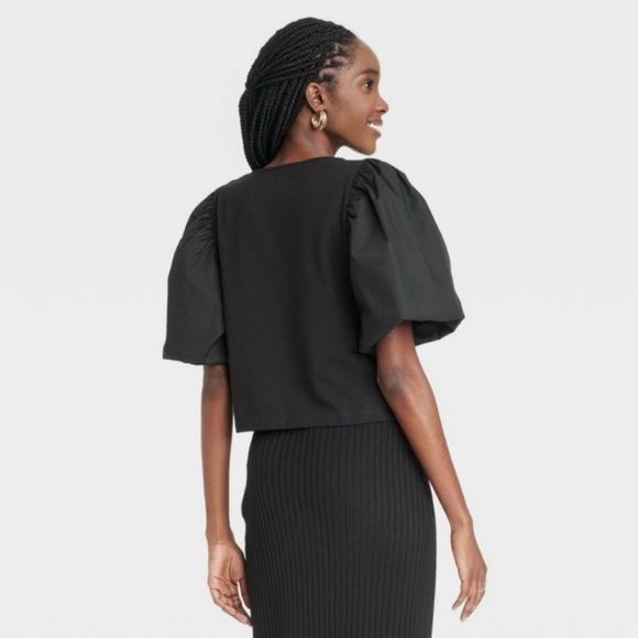 Black top with puffy sleeves - Picture 2 of 6